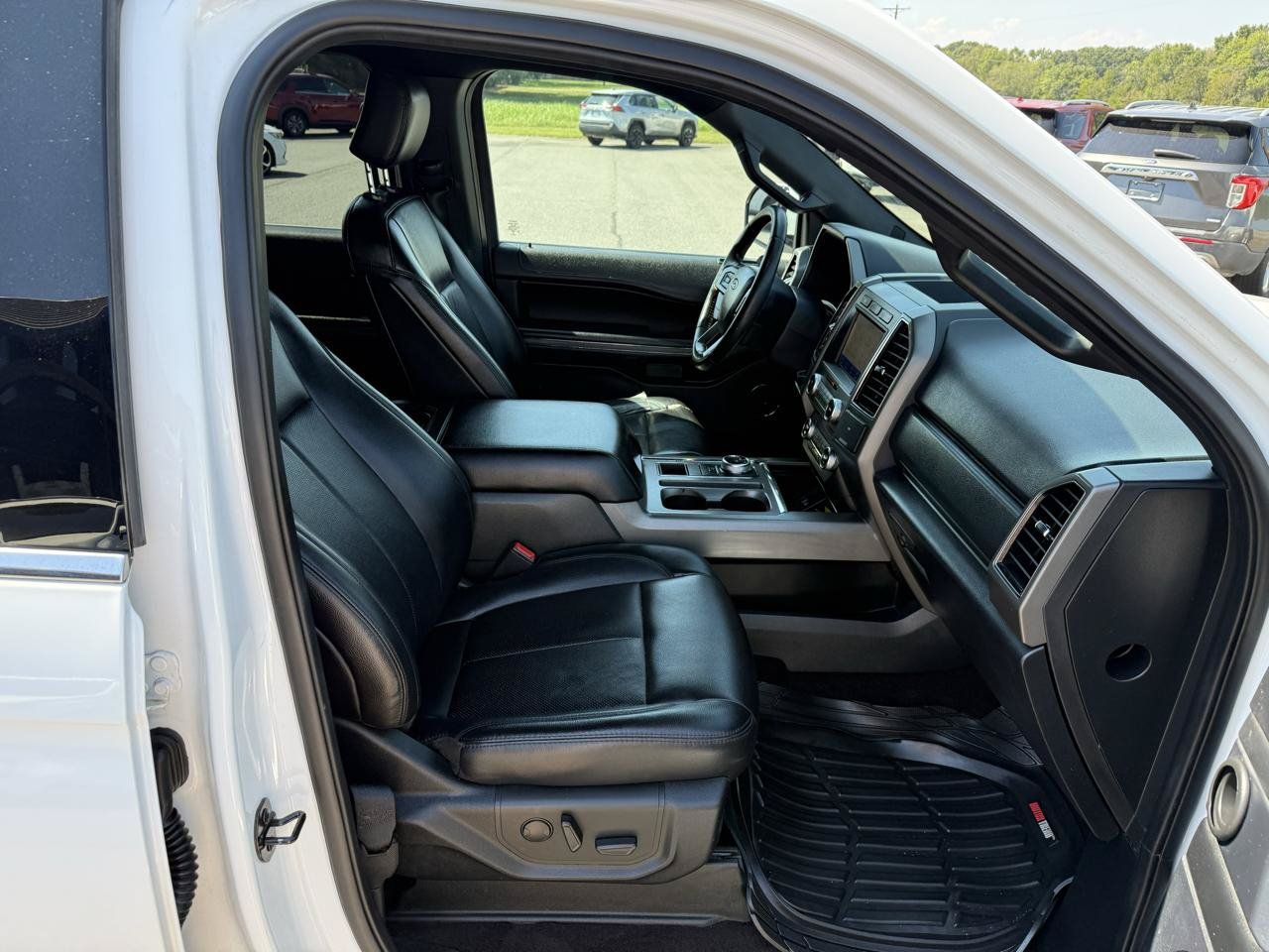 Used 2020 Ford Expedition XLT w/ Equipment Group 201A RWD image 20
