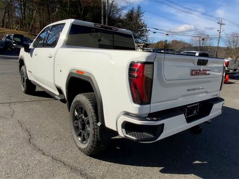 New 2026 GMC Sierra 2500 AT4 w/ AT4 Preferred Package image 7