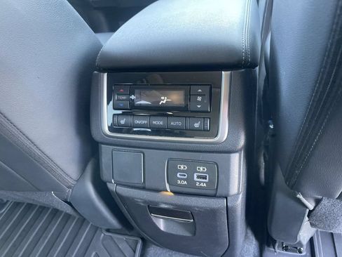 Used 2025 Subaru Ascent Limited w/ Popular Package #1 AWD/4WD image 25