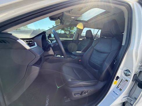 Used 2021 Toyota RAV4 XLE Premium AWD/4WD image 22