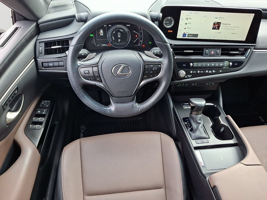 Used 2024 Lexus ES 300h w/ Premium Package FWD image 12