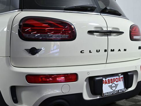 Used 2023 MINI Cooper Clubman S w/ Premium Package image 7