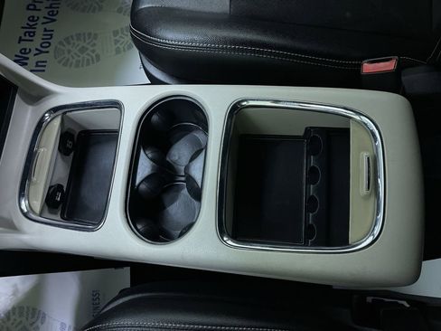 Used 2020 Dodge Grand Caravan SXT image 25