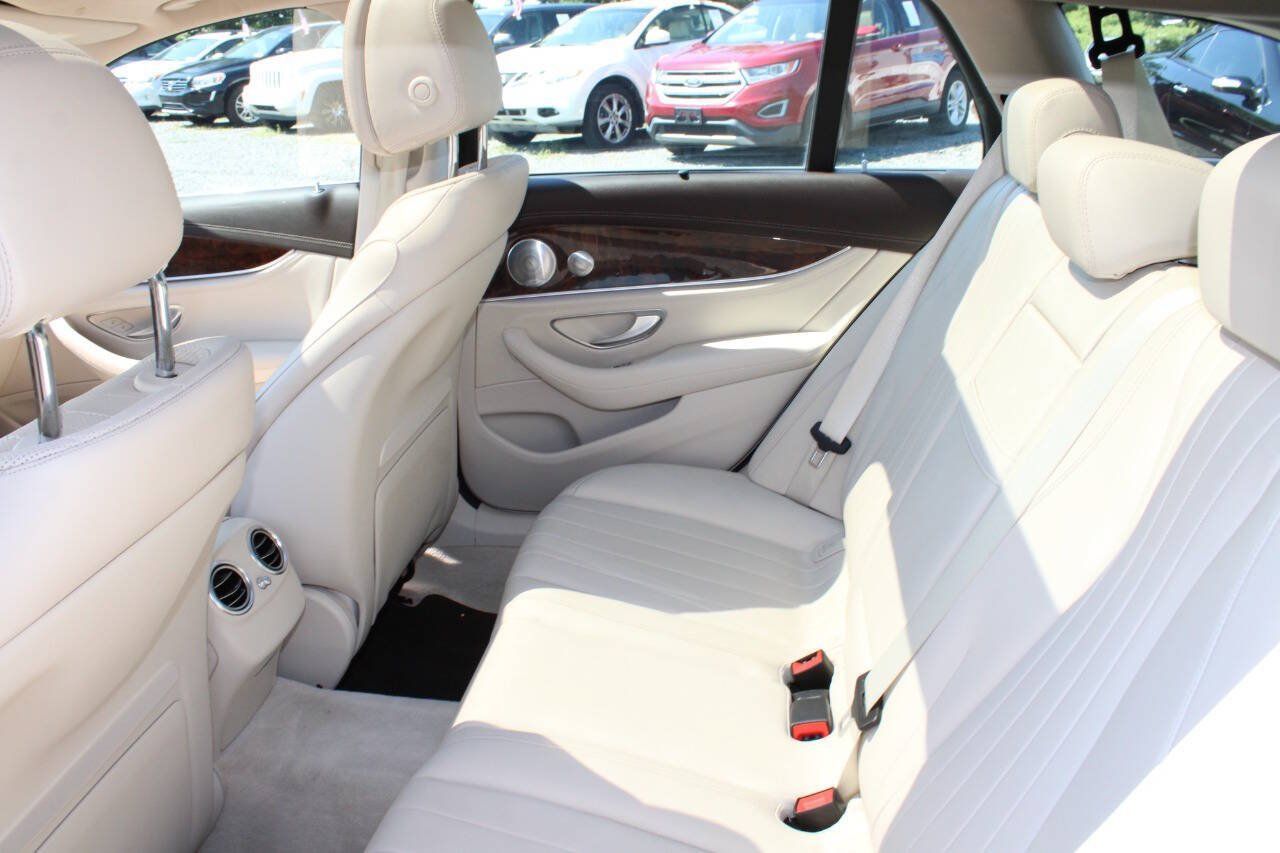Used 2017 Mercedes-Benz E 400 4MATIC Wagon image 21