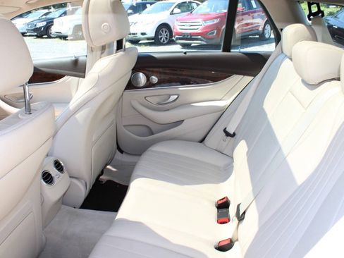 Used 2017 Mercedes-Benz E 400 4MATIC Wagon image 21