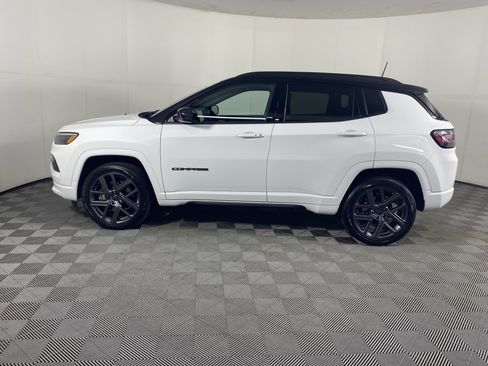 Used 2025 Jeep Compass Limited w/ High Altitude Package AWD/4WD image 11