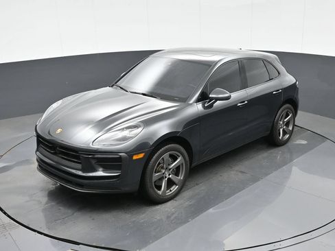 Used 2024 Porsche Macan AWD/4WD image 26