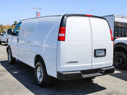 Used 2023 Chevrolet Express 2500 w/ Driver Convenience Package RWD image 7