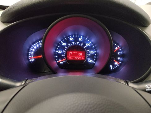 Used 2019 Kia Soul FWD image 23