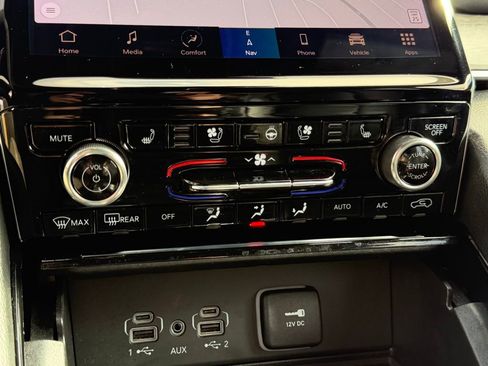 Used 2023 Jeep Grand Cherokee Overland w/ Luxury Tech Group IV image 25