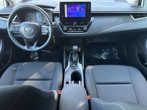 Used 2025 Toyota Corolla LE FWD image 12