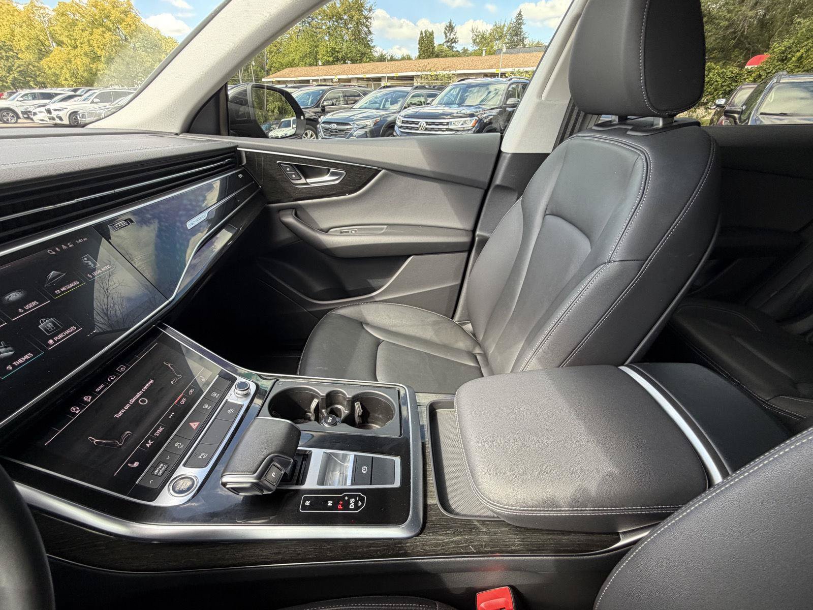 Used 2023 Audi Q8 Premium w/ Convenience Package AWD/4WD image 20