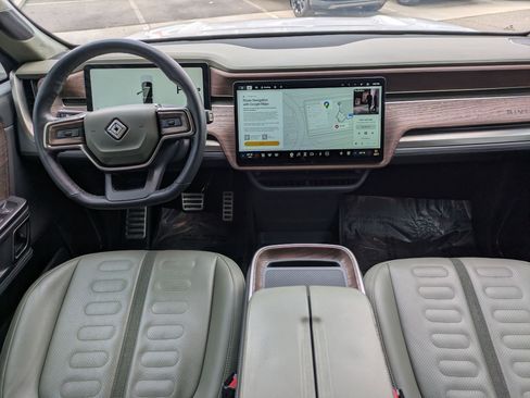 Used 2023 Rivian R1S Launch Edition image 24