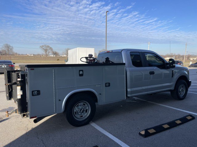 Used 2017 Ford F250 XL w/ Power Equipment Group RWD image 2
