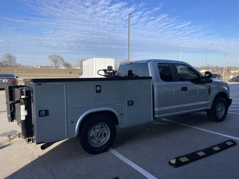 Used 2017 Ford F250 XL w/ Power Equipment Group image 2