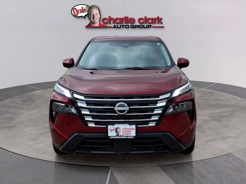 Used 2024 Nissan Rogue SV FWD image 9