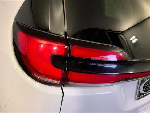 Used 2024 Chrysler Pacifica Touring-L FWD image 30