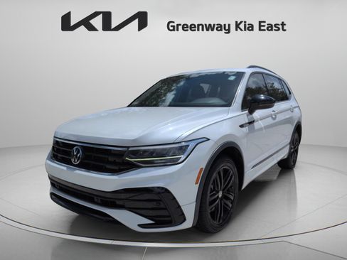 Used 2022 Volkswagen Tiguan SE R-Line FWD image 10