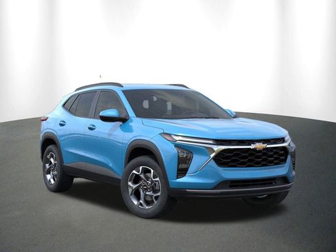New 2026 Chevrolet Trax LT w/ Driver Confidence Package FWD image 10