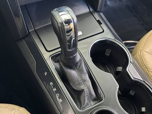 Used 2017 Ford Explorer XLT w/ Equipment Group 202A image 18