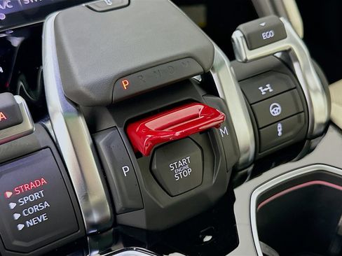 Used 2024 Lamborghini Urus S AWD/4WD image 29