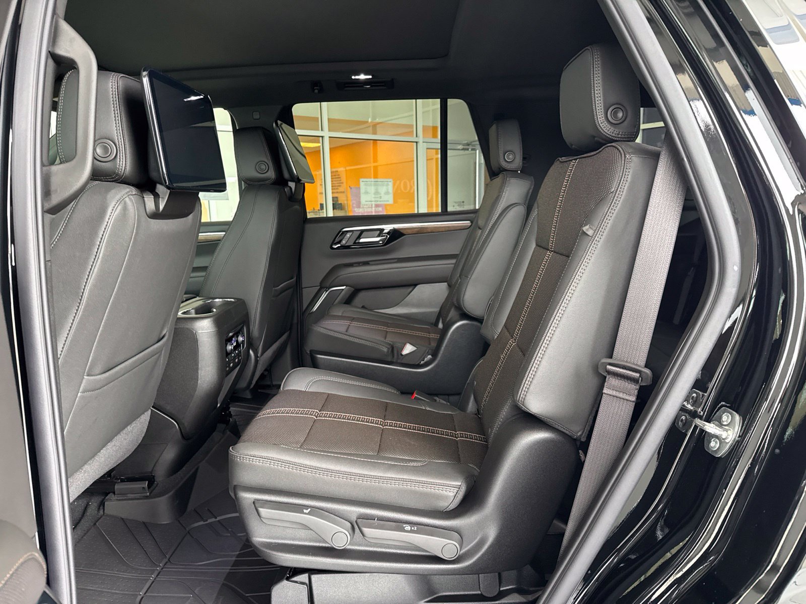 New 2027 Chevrolet Tahoe High Country AWD/4WD image 16
