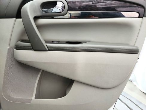 Used 2017 Buick Enclave Convenience FWD image 28