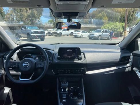 Used 2024 Nissan Rogue S FWD image 17