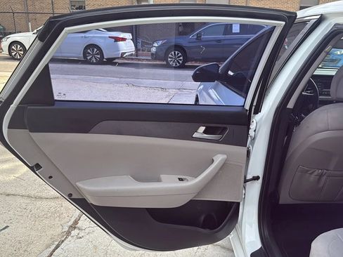 Used 2017 Hyundai Sonata SE FWD image 17