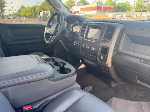 Used 2018 RAM 2500 Tradesman w/ Chrome Appearance Group AWD/4WD image 9