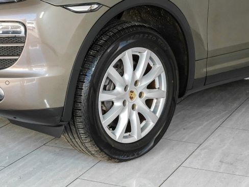 Used 2014 Porsche Cayenne Platinum Edition AWD/4WD image 60