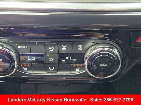 Used 2025 Chevrolet Trax RS w/ Driver Confidence Package FWD image 20