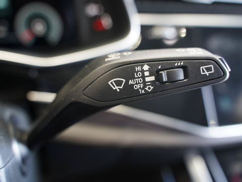 Used 2023 Audi Q8 Prestige AWD/4WD image 15