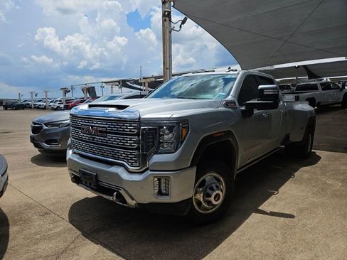 Used 2023 GMC Sierra 3500 Denali w/ Denali Ultimate Package AWD/4WD image 1