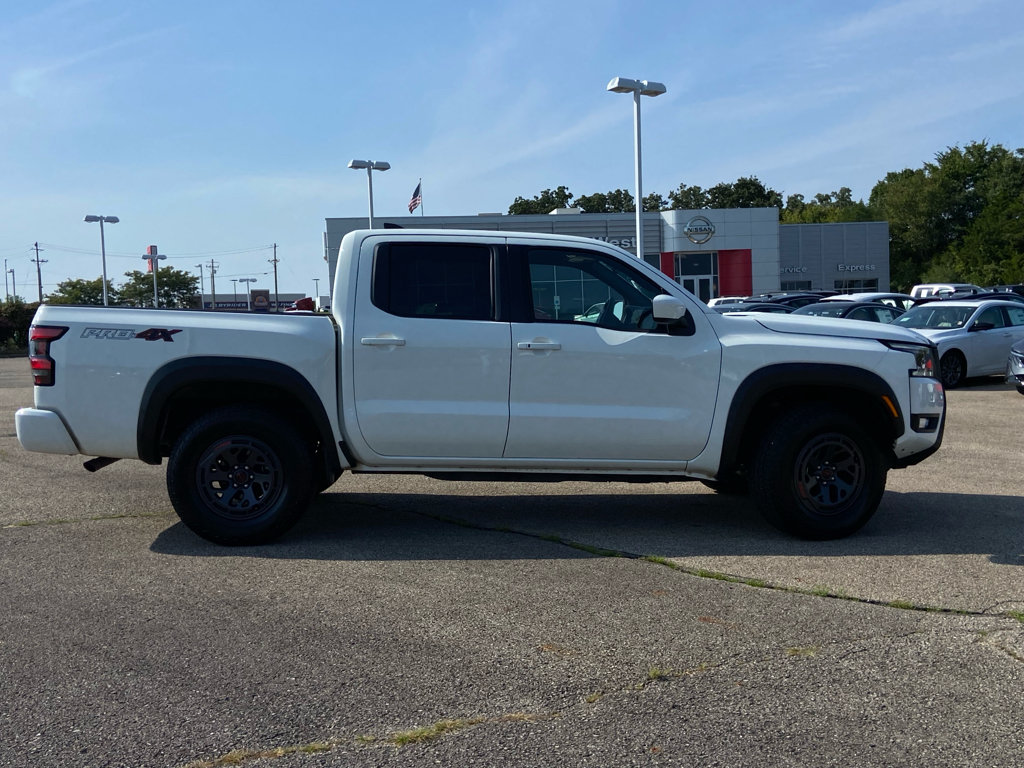 Used 2026 Nissan Frontier PRO-4X AWD/4WD image 2