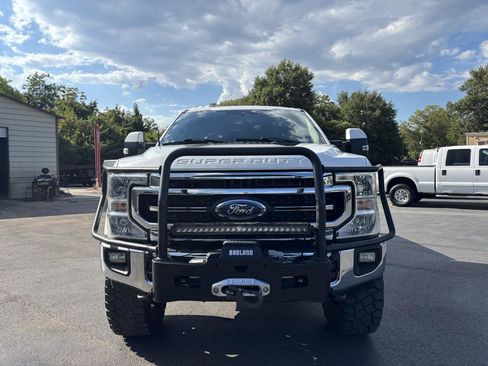 Used 2021 Ford F250 Lariat w/ Lariat Value Package AWD/4WD image 4
