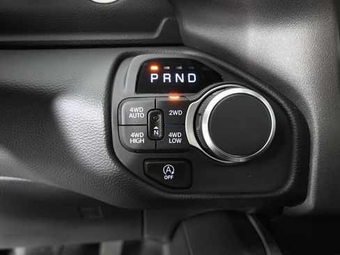 Used 2025 RAM 1500 Big Horn AWD/4WD image 32