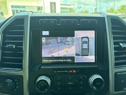 Used 2020 Ford F150 Lariat w/ Equipment Group 502A Luxury AWD/4WD image 29