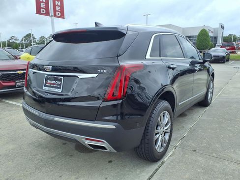 Used 2022 Cadillac XT5 Premium Luxury w/ Technology Package FWD image 4