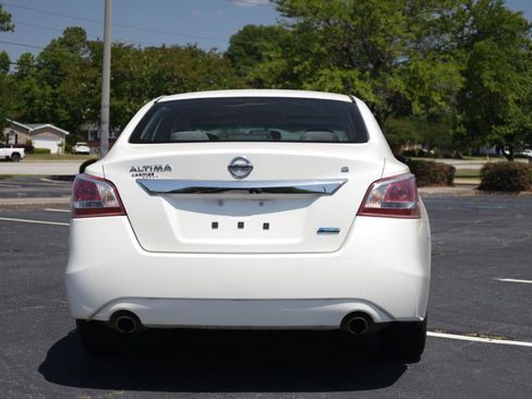 Used 2013 Nissan Altima 2.5 S FWD image 4