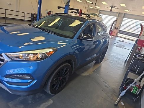 Used 2017 Hyundai Tucson Night AWD/4WD image 2