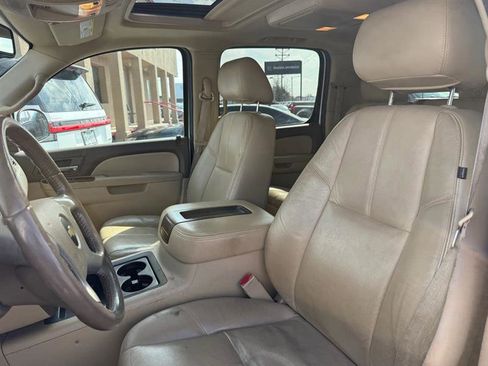 Used 2014 Chevrolet Suburban LT w/ Luxury Package image 11