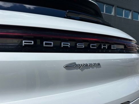 Certified 2026 Porsche Cayenne image 14