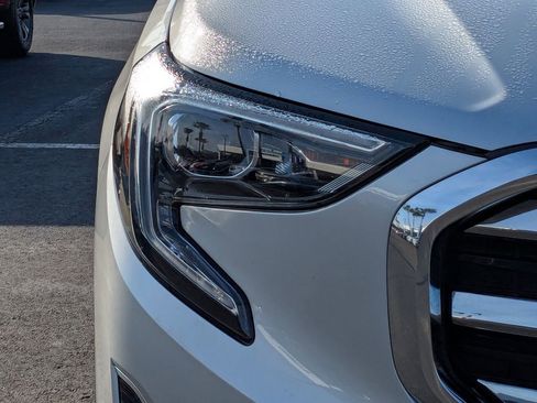 Used 2019 GMC Terrain SLT w/ LPO, Floor Liner Package image 10