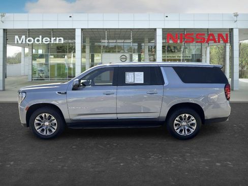 Used 2024 GMC Yukon XL Denali AWD/4WD image 2