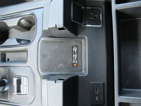 Certified 2022 GMC Sierra 1500 AT4X image 26