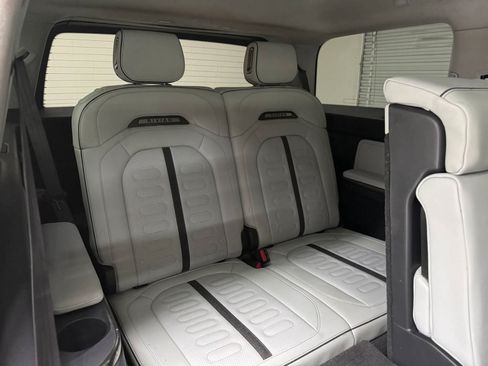 Used 2024 Rivian R1S Adventure AWD/4WD image 19