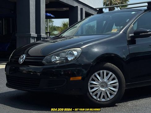 Used 2013 Volkswagen Golf 4-Door FWD image 2