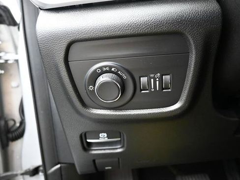 Used 2021 Jeep Grand Cherokee L Laredo RWD image 7