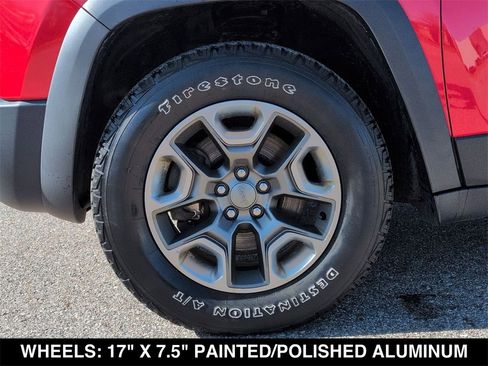 Used 2019 Jeep Cherokee Trailhawk w/ Cold Weather Group image 19